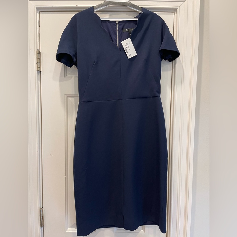 NWT Blu-39 scalloped neckline dress